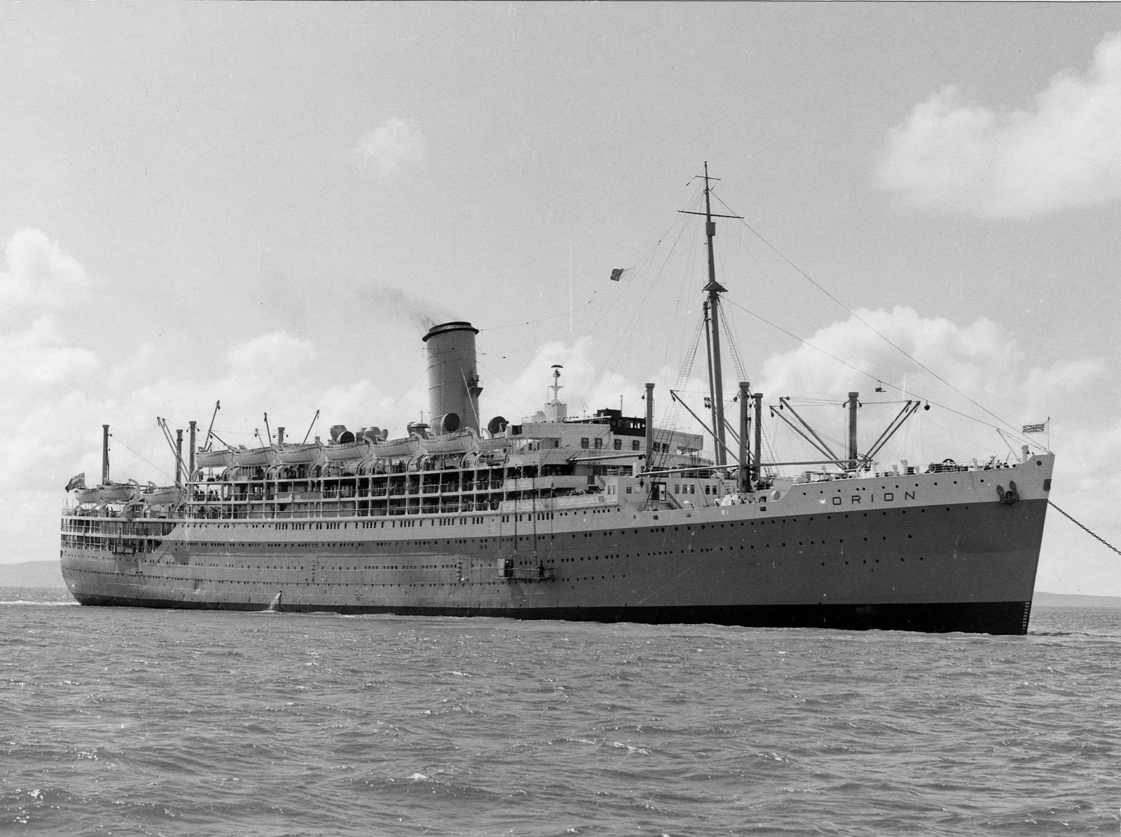 RMS Orion alongside a Brisbane wharf in August 1959.